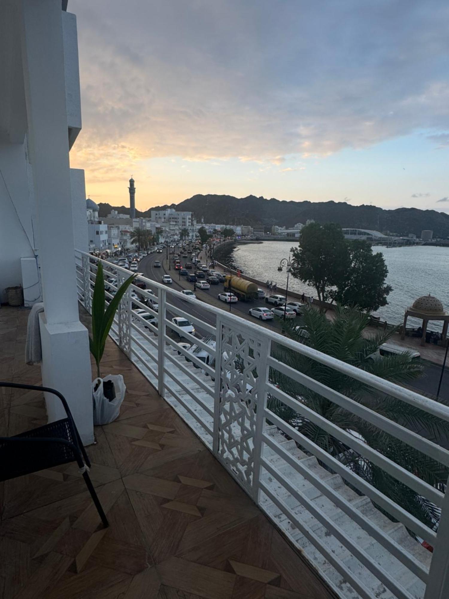 Muttrah Souq And Sea View Apartman Maszkat Kültér fotó